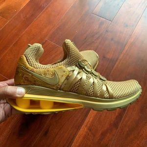 Women’s Nike Shox Gravity size 7.5